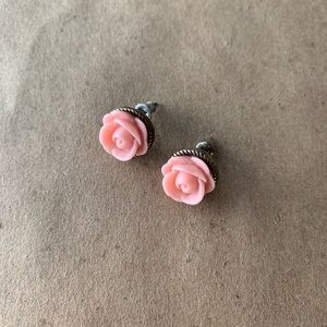 2/$8❗️ Pink Rose Earring Studs